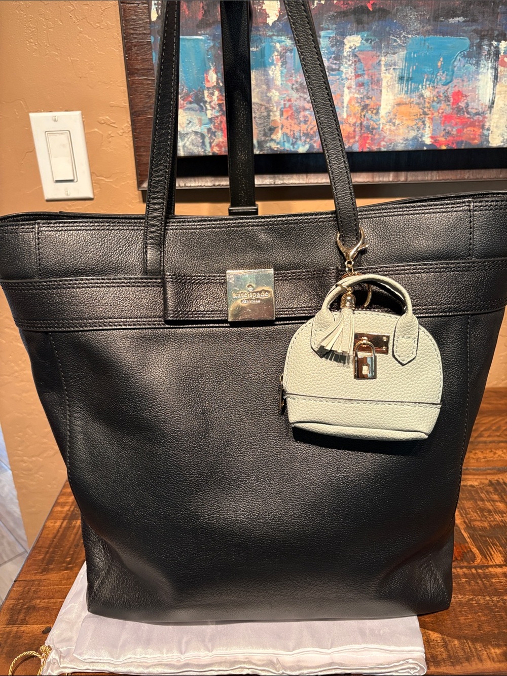 Kate Spade Quinn Villabella Ave Black Pebbled Leather Tote with Bow Accent EUC